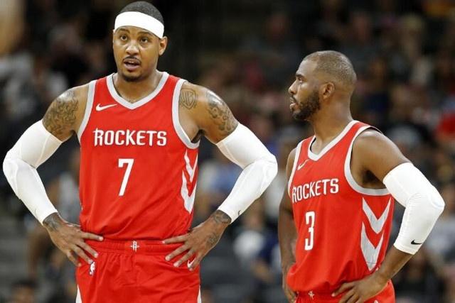 伊涅斯塔：中场球员当教练更能掌控全局，小法现在做得非常好（伊涅斯塔：中场出身的教练更易把控全局，小法执教表现出色）