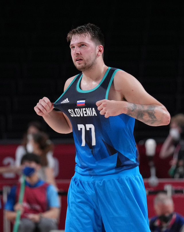 记者：帕尔梅拉斯想签法比尼奥，但球员在沙特的高薪是阻碍（记者：帕尔梅拉斯有意签下法比尼奥，但他在沙特的高薪成最大障碍）