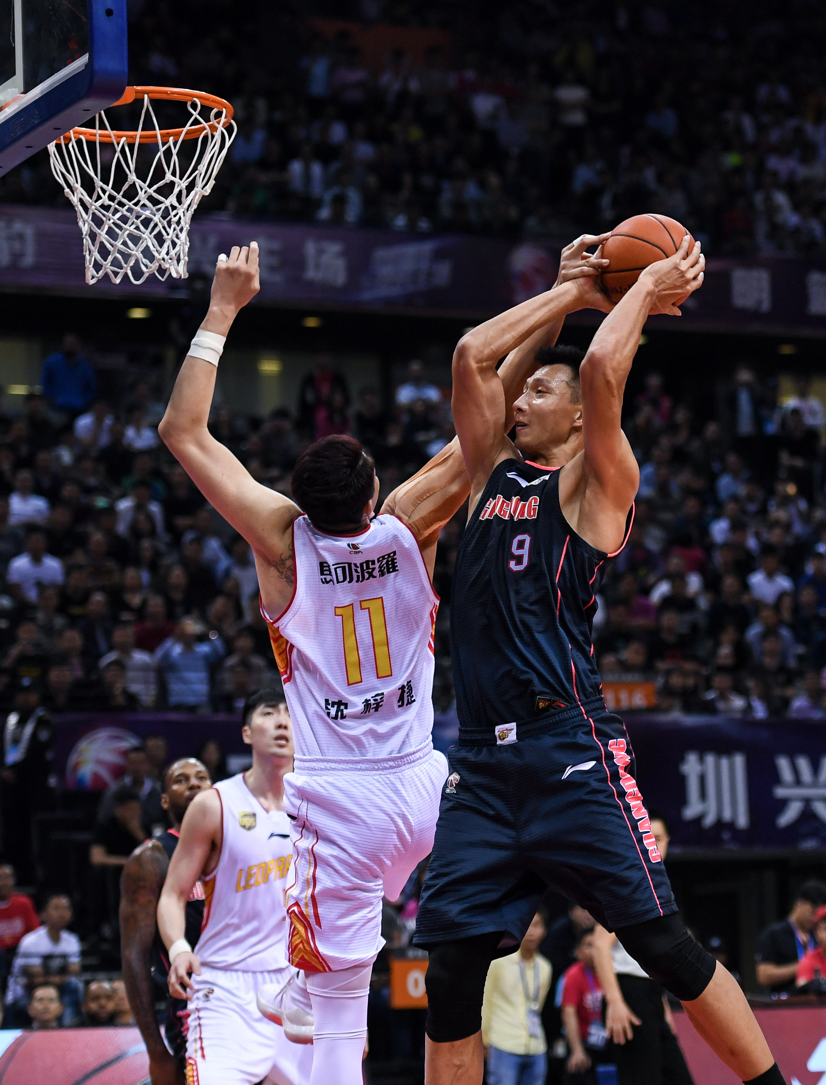 新任纽约市长是阿森纳球迷，采访中热情提及斯奎拉奇和沙马赫（纽约新市长自称阿森纳球迷，受访时热情谈起斯奎拉奇与沙马赫）