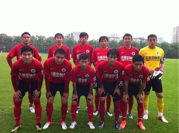 泰州队门将戴曜城谈苏超夺冠：我们值得冠军，泰州人民过年了（泰州队门将戴曜城评苏超封王：我们当之无愧，泰州人民喜似过年）