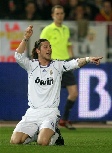 巴萨2比1逆转法兰克福首胜对手（巴萨2比1逆转法兰克福，收获对阵该队首胜）