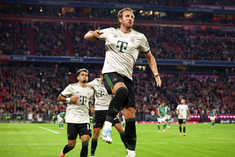 半场：米兰1-2都灵，拉比奥世界波，托莫里送点，莱奥伤退（半场战报：米兰1-2落后都灵，拉比奥轰世界波，托莫里送点，莱奥因伤离场）